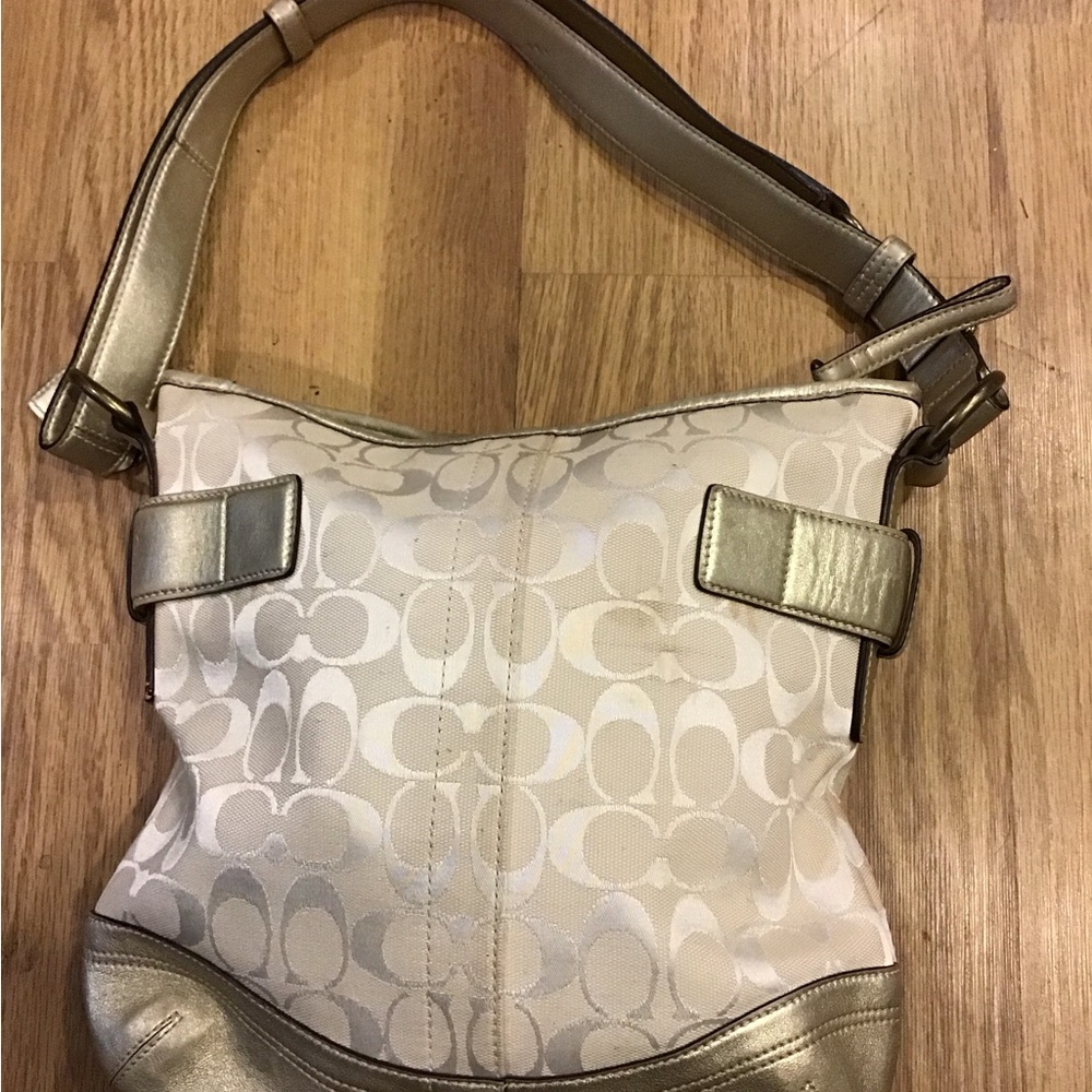 Woman Coach Shoulder Bag with Signature Style Champagne - Picture 3 of 12